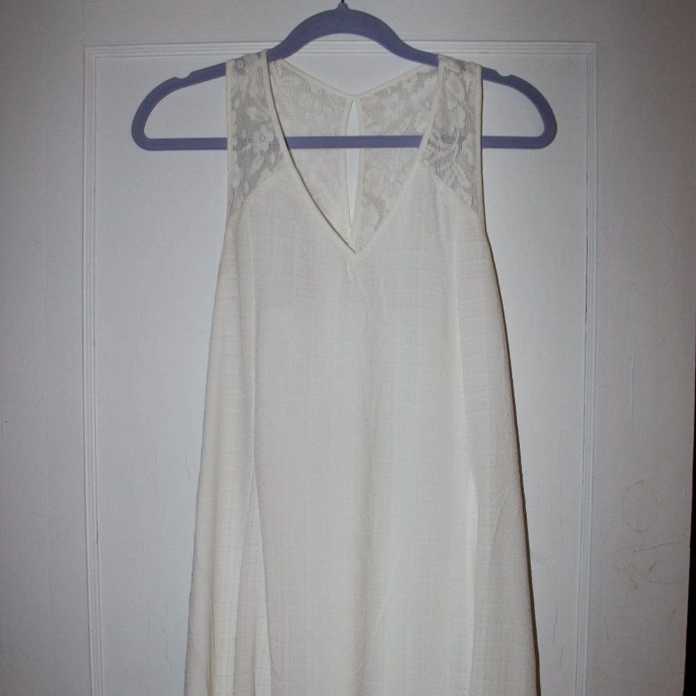 Thigh-length white summer dress!